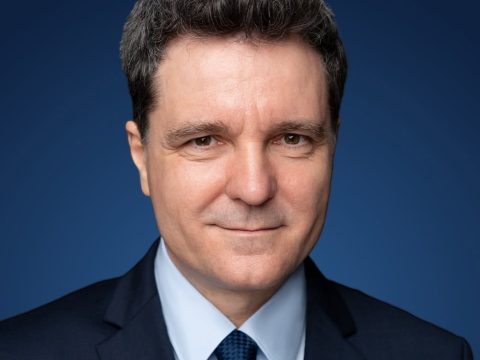 Nicușor Dan convoacă partidele parlamentare la Cotroceni după ce Guvernul Vestea nu a obținut voturile necesare pentru învestire